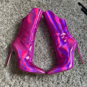 AZALEA WANG DON'T WANNA FALL IN LOVE HOLOGRAPHIC STILETTO BOOT IN PINK